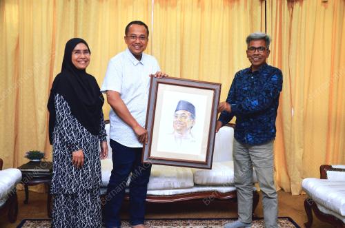 DATUK SERI DR AHMAD SAMSURI MOKHTAR