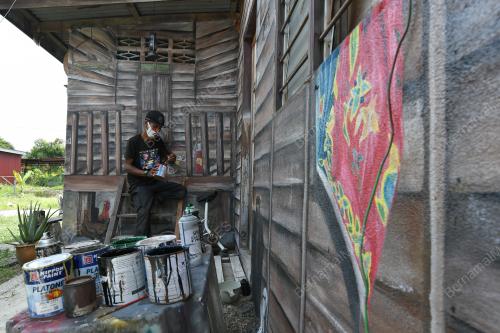LUKISAN MURAL RUMAH KAYU KLASIK