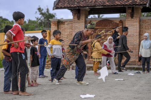 TAJUK