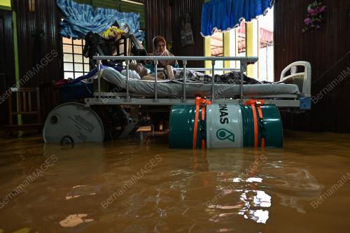 KATIL TERAPUNG BANJIR