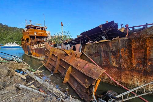 KAPAL TANGKI TERBAKAR