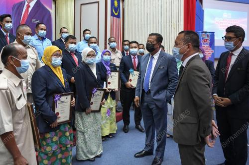 DATUK SERI ABDUL RAHMAN MOHAMAD