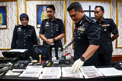 DATUK MAZLI MAZLAN