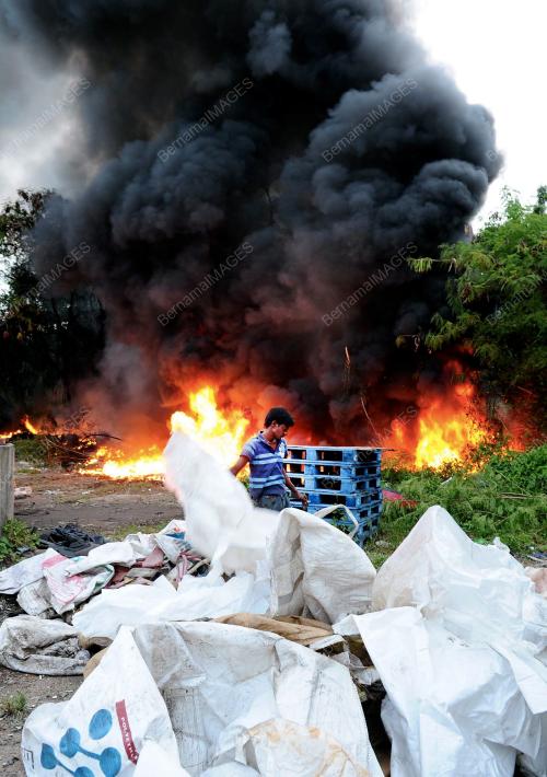 TR02_01112012_SEMAK_TERBAKAR