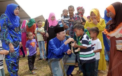 TR02_02814_HULU_RAYA_02082014