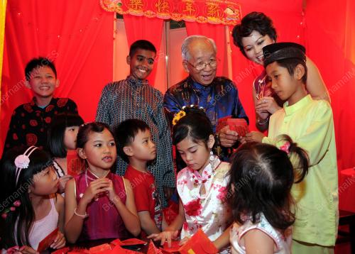 TR02_03022011_TAHUN_BARU_CINA