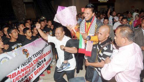 TR02_03082014_SAMBUT_HAFIFI