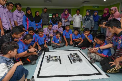 TR02_04082019_PELAJAR_ROBOTIK_BN201908016834