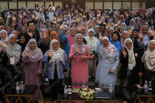 DATUK SERI SER NORAINI AHMAD