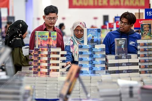 PESTA BUKU