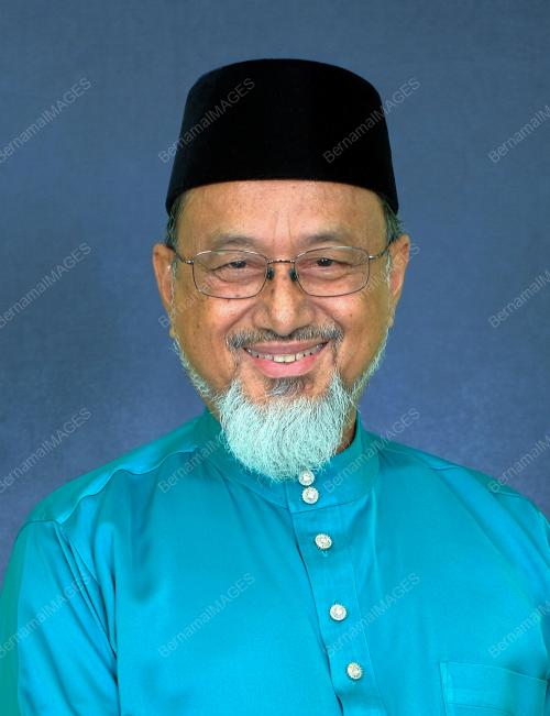 DATUK DR ALIAS RAZAK