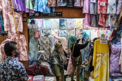 ORANG RAMAI SERBU PASAR BESAR KEDAI PAYANG