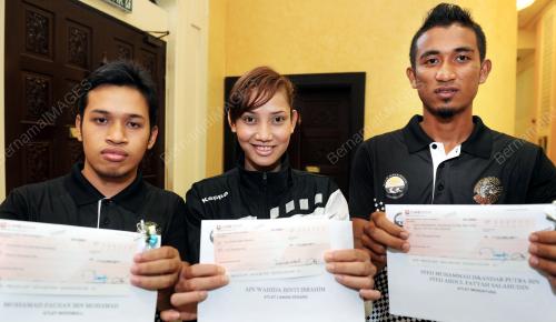 TR02_05082013_HADIAH_SUKMA