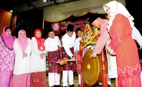 TR02_06082016_KHAIRY_UMNO
