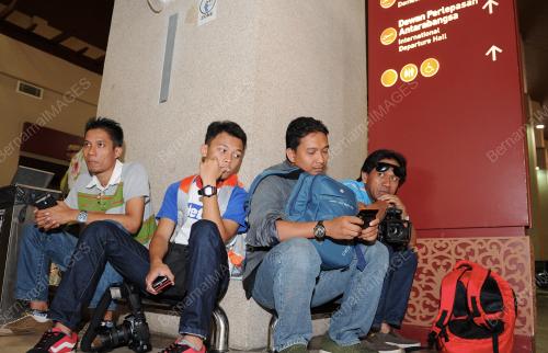 TR02_07052014_MEDIA_TUNGGU