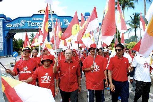 TR02_07052017_BENDERA_UMNO_BN201705062680