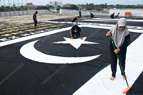 BENDERA DAN KAIN RENTANG GERGASI TFC