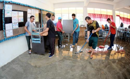TR02_08012017_BERSIH_BANJIR