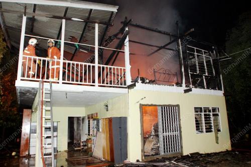 RUMAH TERBAKAR