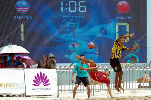 TR02_08032017_BOLA_PANTAI