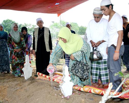 TR02_08092012_JENAZAH_TIBA
