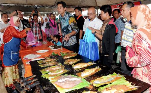 TR02_09072015_KHAIRY_BAZAR