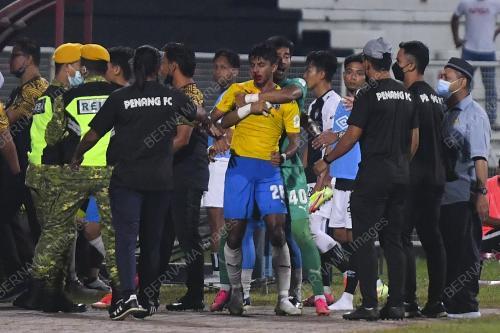 PIALA MENTERI BESAR TERENGGANU