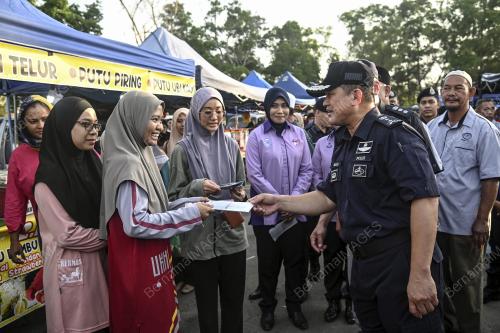 DATUK MAZLI MAZLAN
