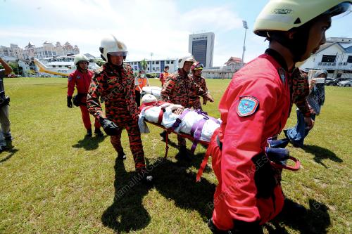 TR02_10072017_PENDAKI_TERBAKAR