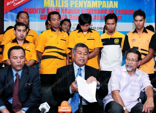 TR02_11012012_MB_FAM