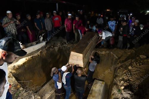 JENAZAH LEMAS SELAMAT DIKEBUMIKAN