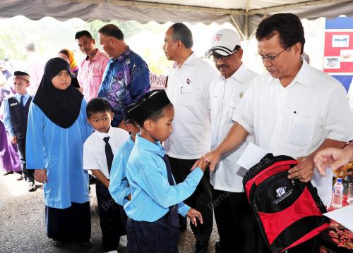 TR02_12012015_SHAFIE_BANTUAN