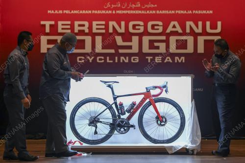 MEMPERKENALKAN PELUMBA TSG