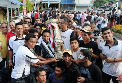 PIALA FA