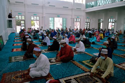 SOLAT JUMAAT MASJID SEBERANG TAKIR