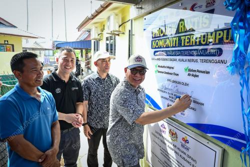 PROJEK RINTIS KOMUNITI TERTUMPU UMT