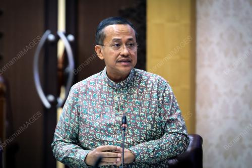 DATUK SERI DR AHMAD SAMSURI MOKHTAR