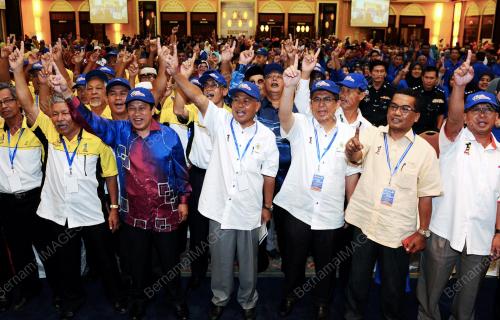 TR02_14022013_HIMPUN_BARISAN