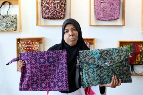 OKU HASILKAN PRODUK BATIK