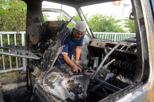 TR02_14122013_VAN_TERBAKAR
