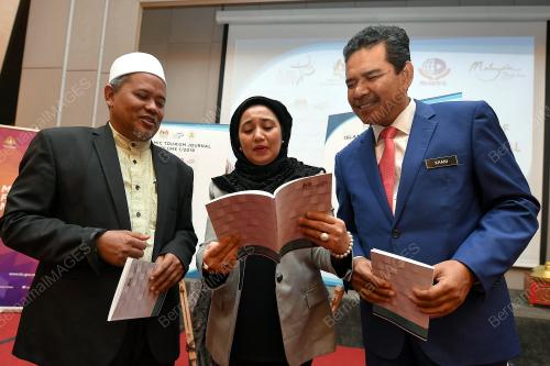 TR02_15042019_ISLAMIC_TOURISM_BN201904035362