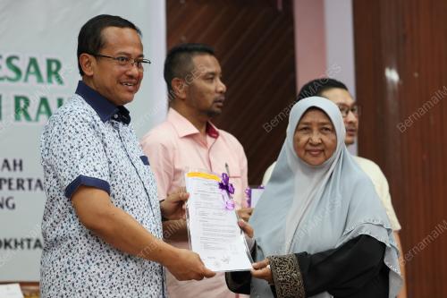 DATUK SERI DR AHMAD SAMSURI MOKHTAR