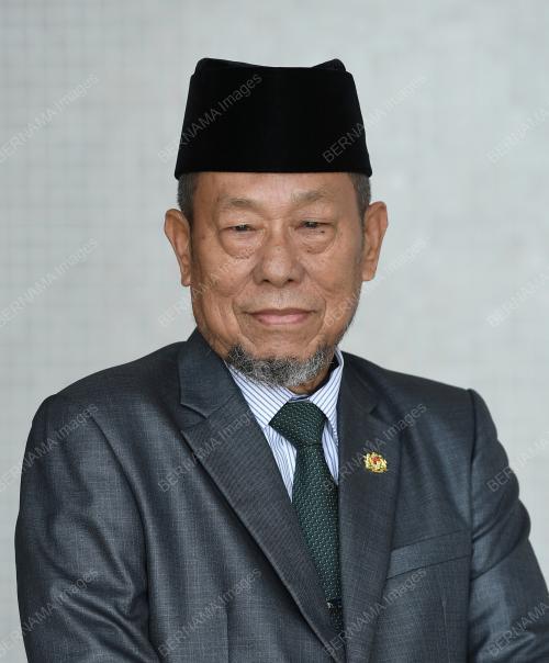 DATUK HUSAIN AWANG