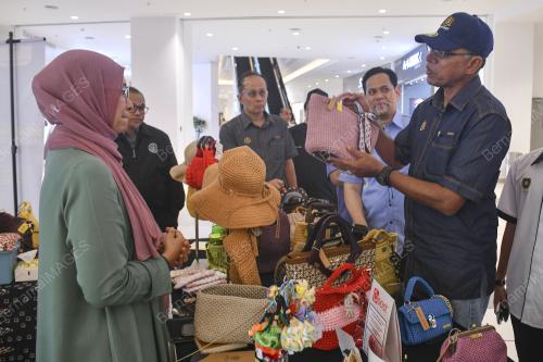 DATUK ROSOL WAHID