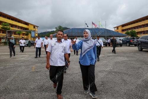 FADHLINA SIDEK