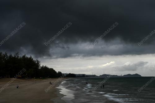 MONSUN TIMUR LAUT