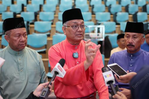 DATUK SERI SHAMSUL ANUAR NASARAH