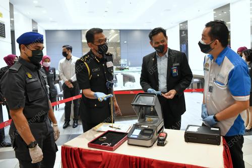 AZMAN ADAM