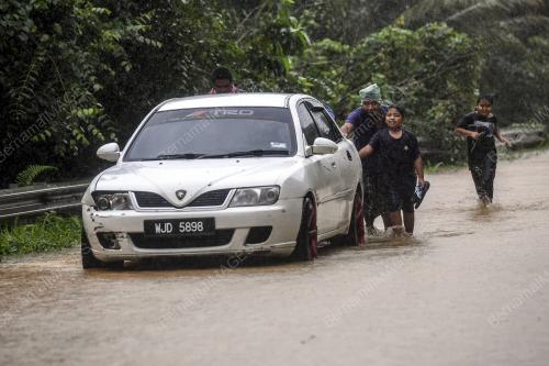 HUJAN LEBAT