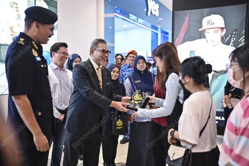 DATUK TENGKU FAROK HUSIN TENGKU ABDUL JALIL